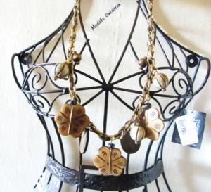 collier fleurs et bois