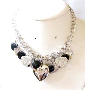 collier coeurs m�tal